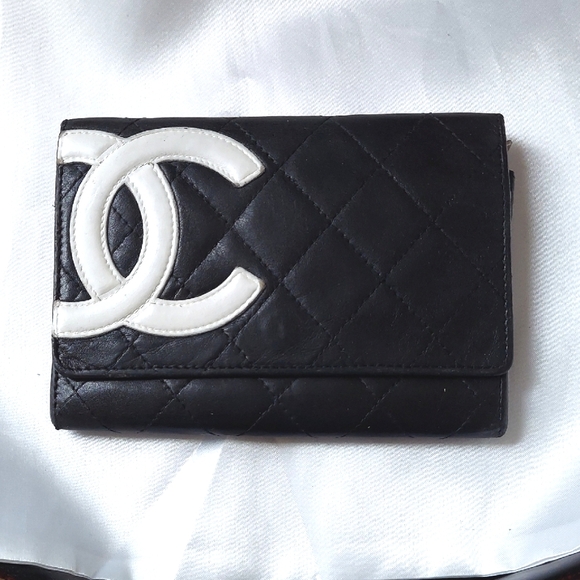 Chanel Wallet "Cambon" White CC Logo on Black Quilted Leather w/ Pink Interior - Picture 1 of 12